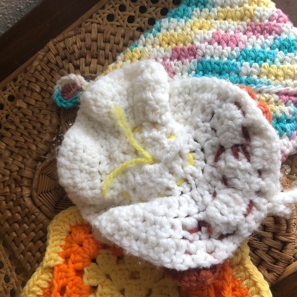 Trio of Vintage Crochet Hot Pads/Trivets - Picture 6 of 12